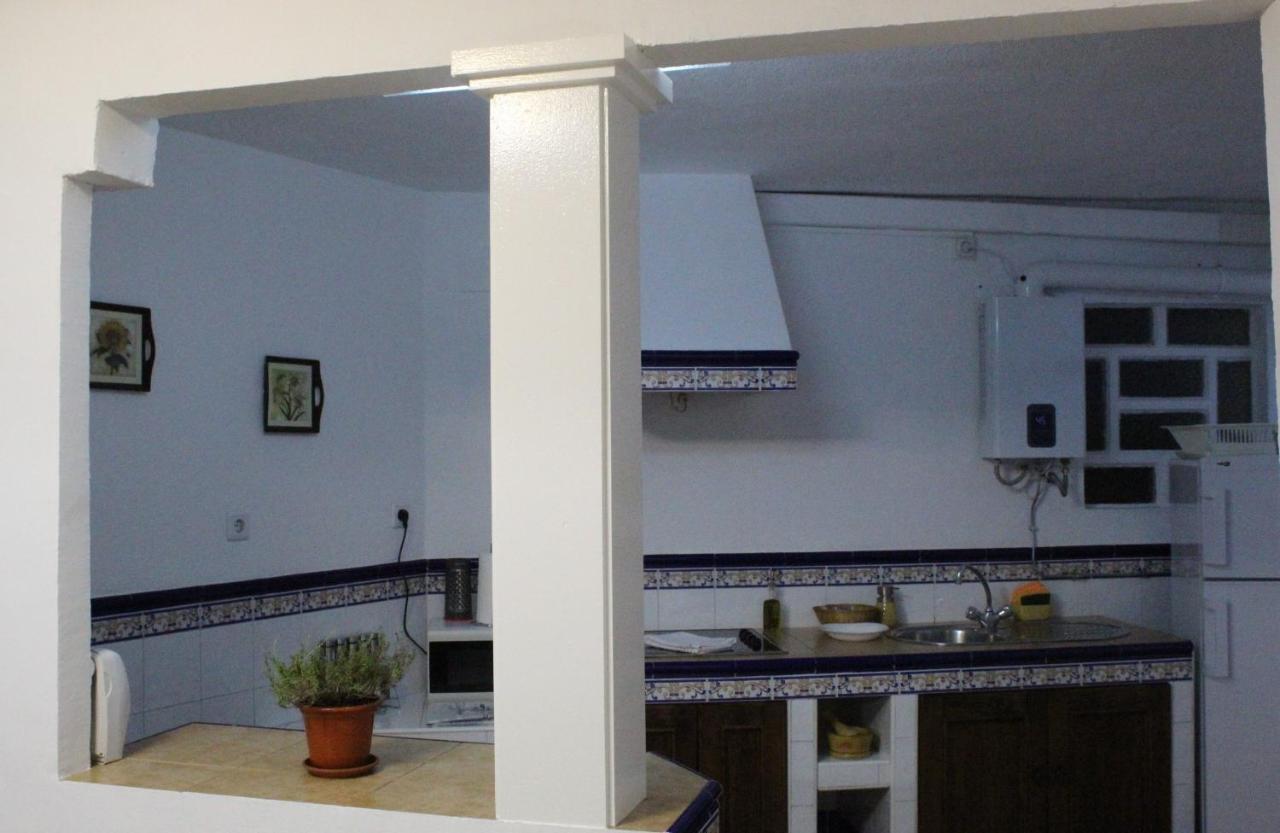 Al Pie Del Camarin Con Parking Gratis Lägenhet Jaén Exteriör bild
