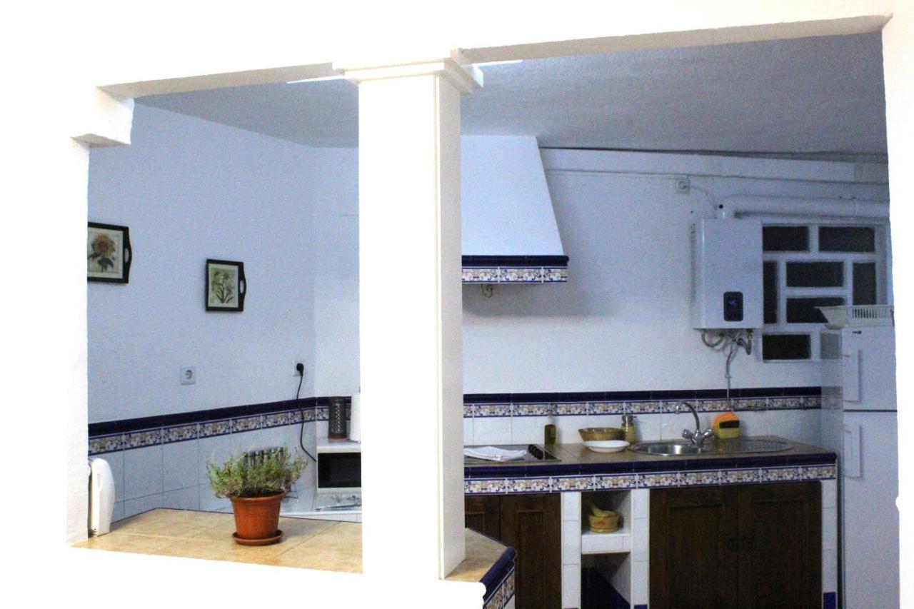 Al Pie Del Camarin Con Parking Gratis Lägenhet Jaén Exteriör bild