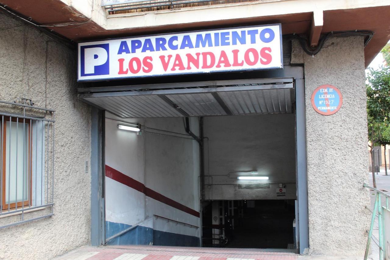 Al Pie Del Camarin Con Parking Gratis Lägenhet Jaén Exteriör bild
